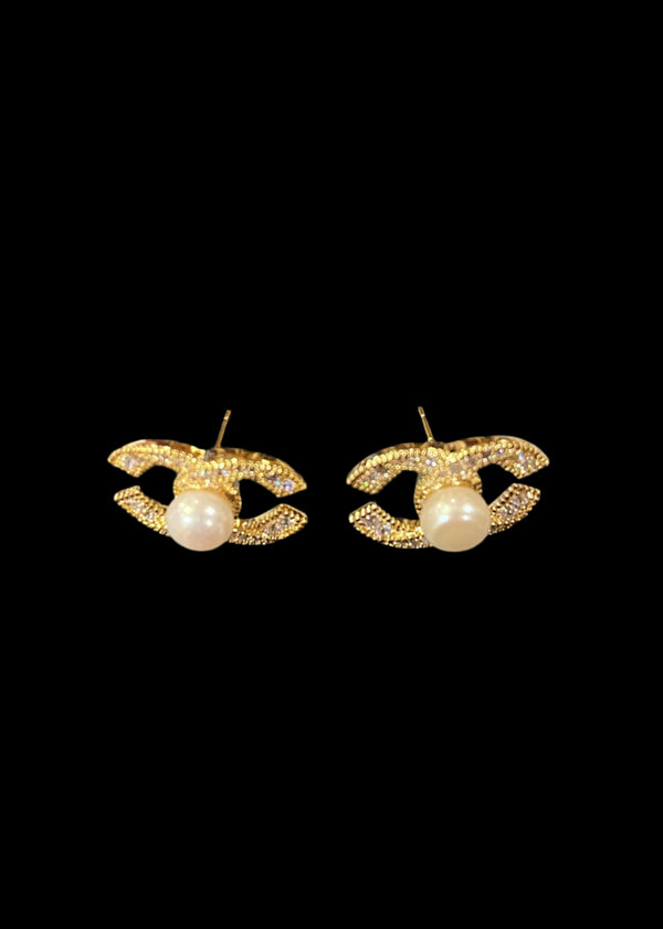 Julia Capri 18K Gold Plated Letters Stud Earrings with a pearl in the middle